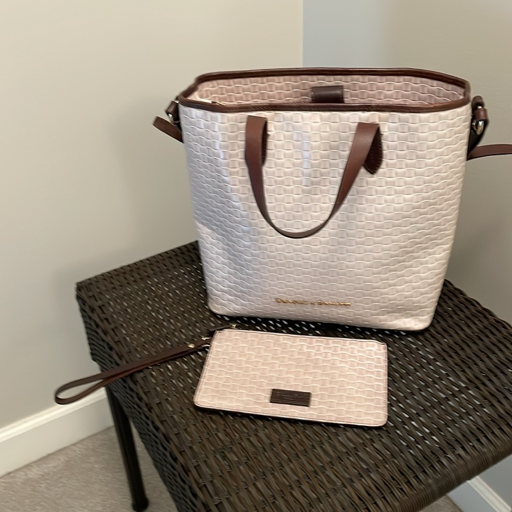 Dooney & Bourke large tote with wristlet